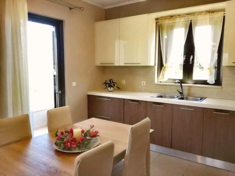 Appartamento Vista Di Mare Lixouri Esterno foto