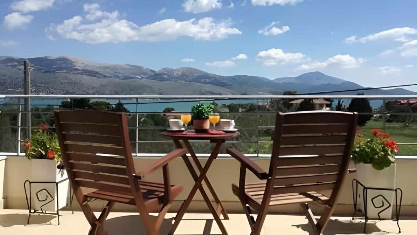 Appartamento Vista Di Mare Lixouri Esterno foto